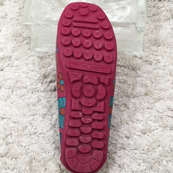 Floral leather remote control slip ons - Picture 2 of 7